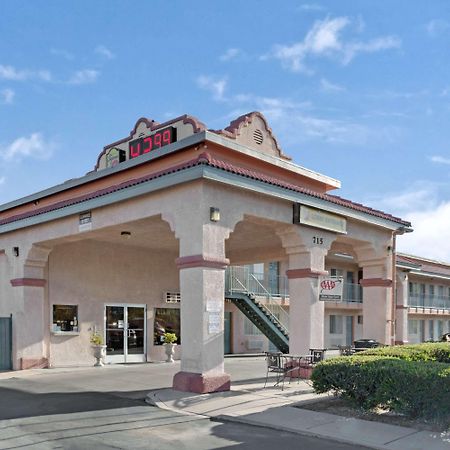 Hotel Super 8 By Wyndham Tucson Downtown Convention Center Extérieur photo