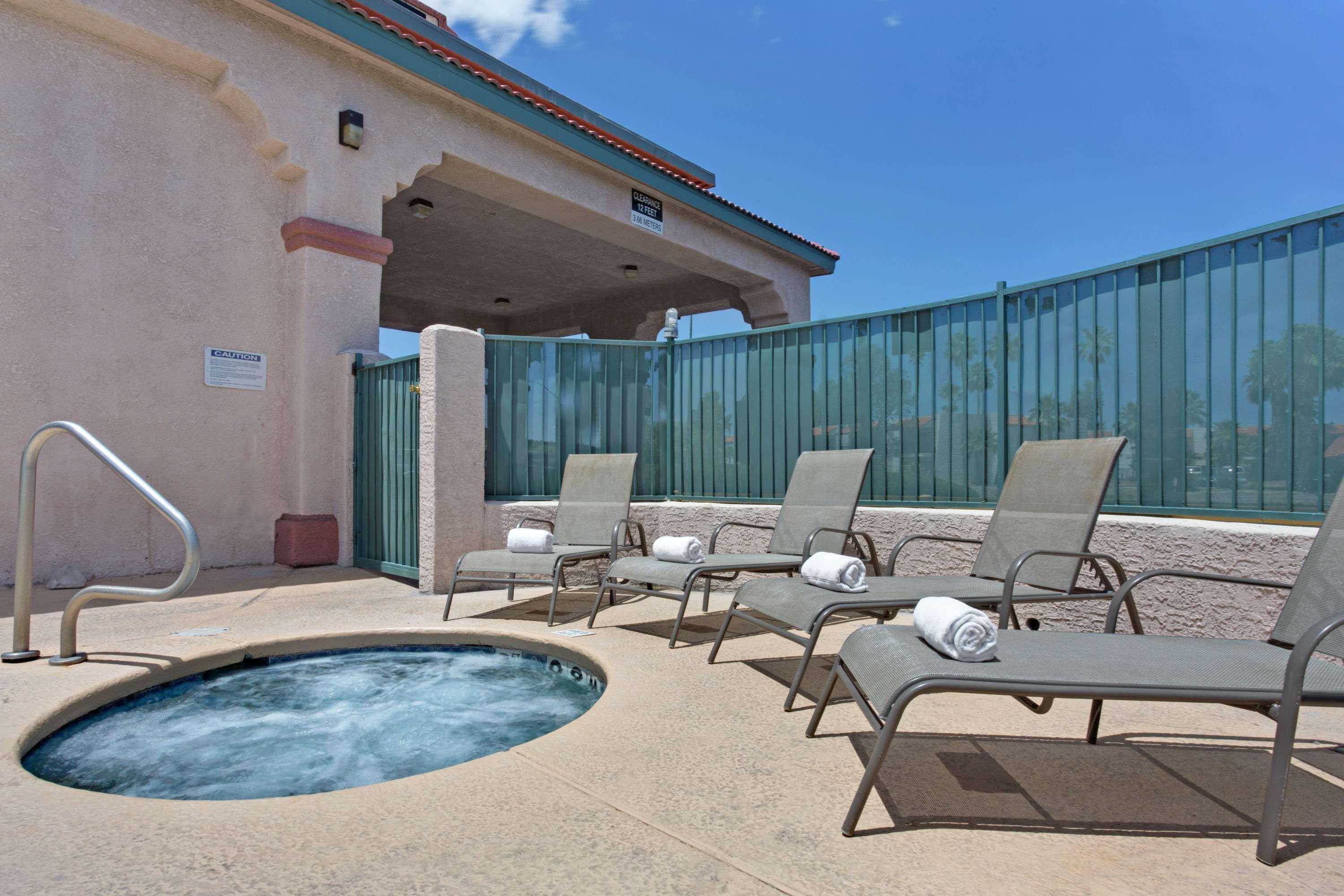 Hotel Super 8 By Wyndham Tucson Downtown Convention Center Extérieur photo